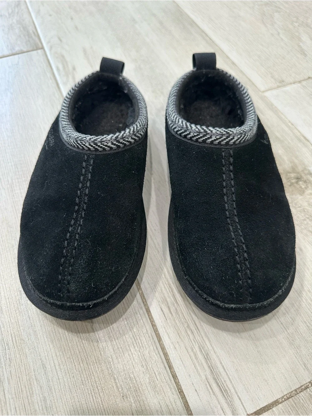 Koolaburra by UGG Kids Black Suede Shoes Girls Size 2